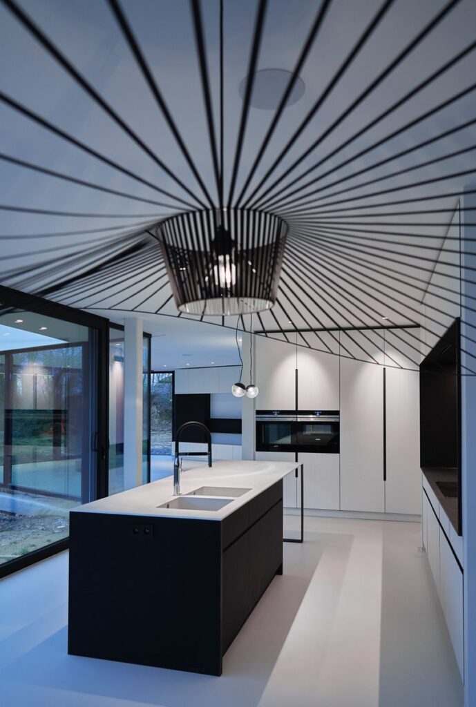 Villa contemporaine avec meubles sur sur mesure conçus par Intérieur9